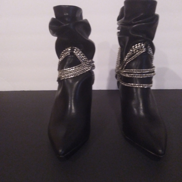Woman's Forever 21 Black Slouchy Chain Booties - Picture 3 of 8